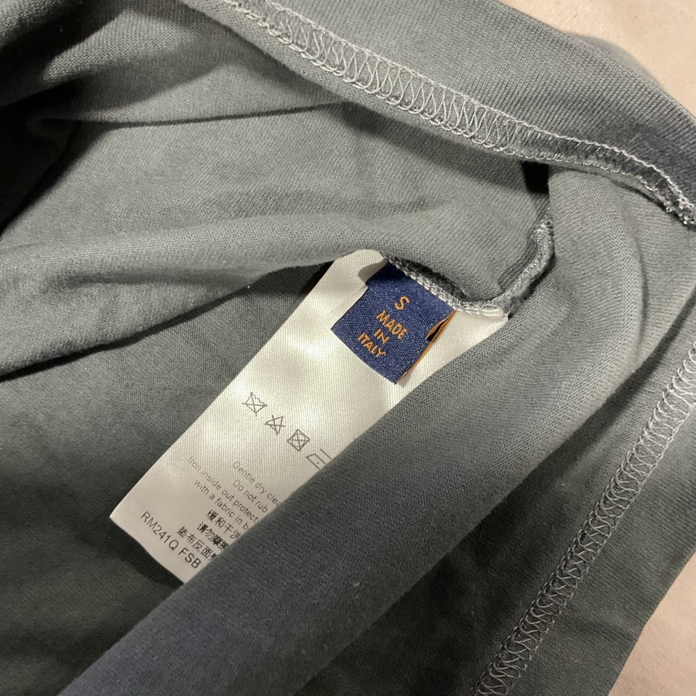 Louis Vuitton shirt - Picture 4 of 5